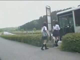 Japońskie pani i maniac w autobus mov