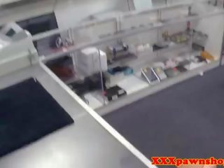 签署 亚洲人 pawnshop 可爱 doggystyled