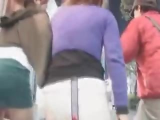 Asiatisch teenager hotties blink bezaubernd beine im mini die röcke draußen
