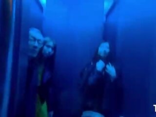 Предизвикателен японки момичета mona ayami и tsubaki kato отива към на любов хотел